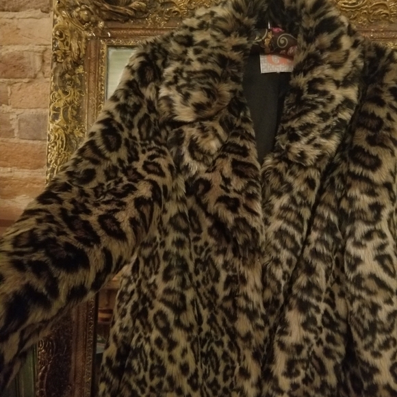 Vintage Jeanne Damas Inspired Fur Coat - Picture 13 of 15